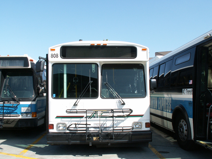 Dumbarton Express bus (number 800) at Division 6 (Hayward)