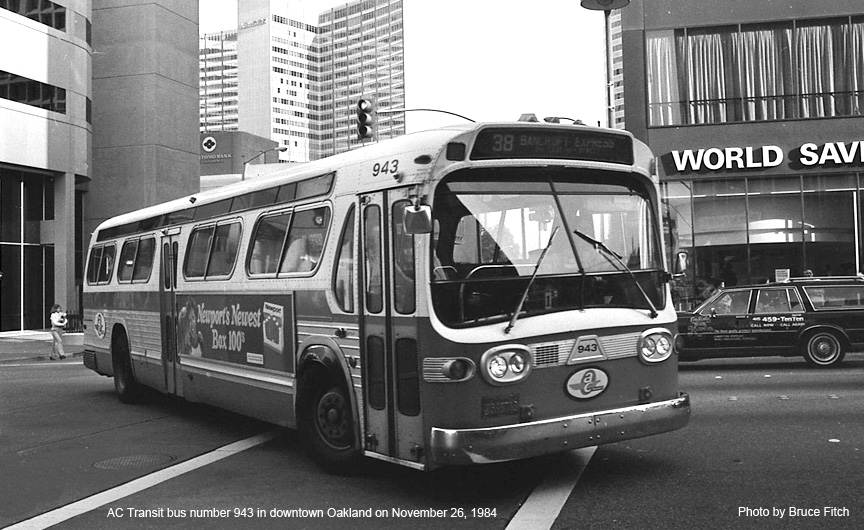 AC Transit bus 943 in downtown Oakland in November 1984.