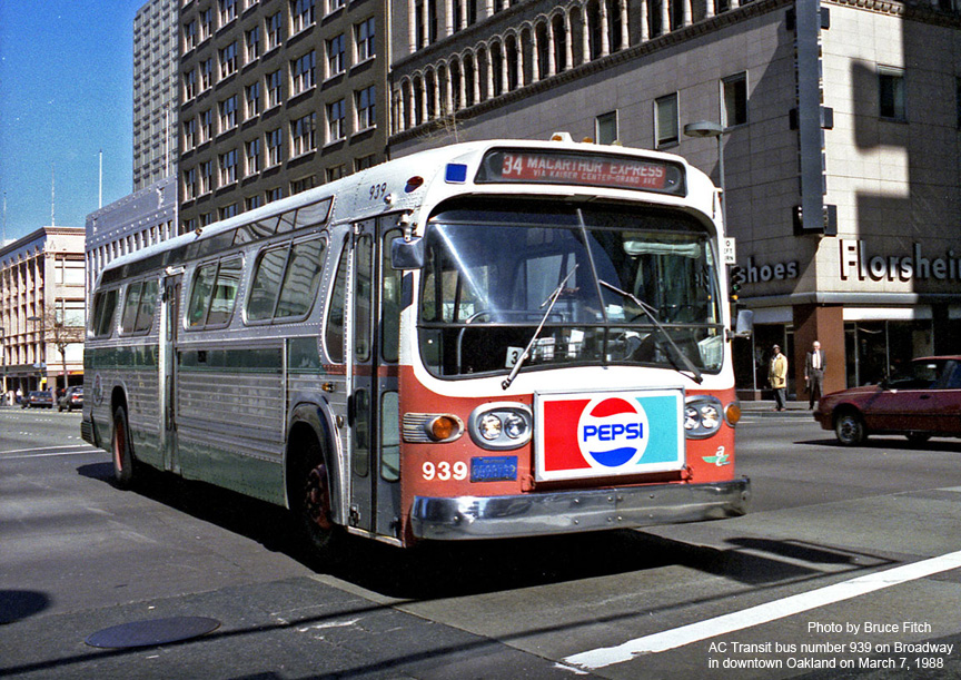 Bus 939 in downtown Oakland on March 7, 1988.